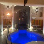 Maison Mk